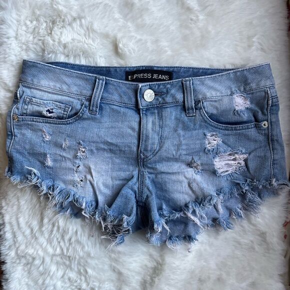 EXPRESS FRAYED RAW HEM CUT OFF DISTRESSED DENIM JEAN SHORTS SIZE 6 - Picture 2 of 8